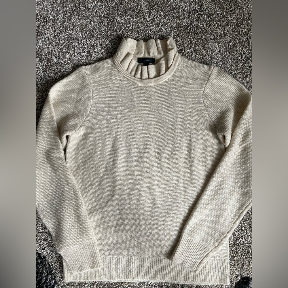 J Crew Woman’s Sweater in size M in gently used condition